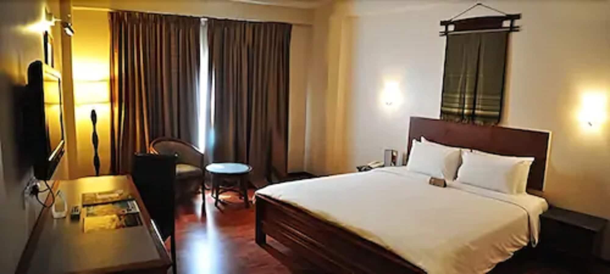 Hotel Maluri Куала-Лумпур Экстерьер фото